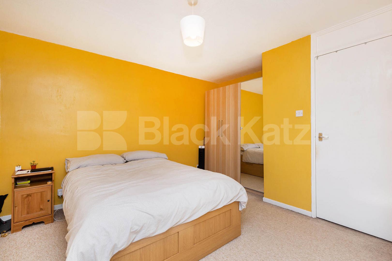 spacious split lever 3 bedroom with large balcony a short walk to underground Sanders Way, Archway